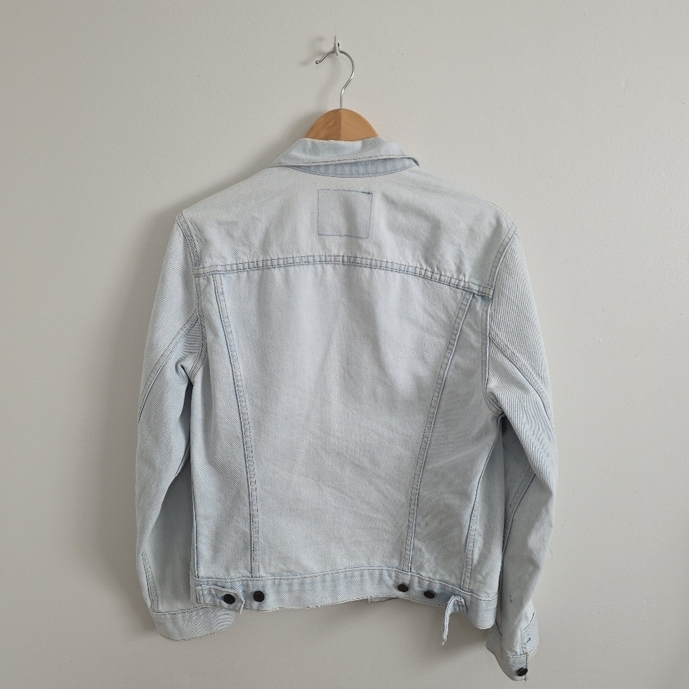 Vintage Levis Light Wash Denim Jean Jacket - Picture 7 of 10